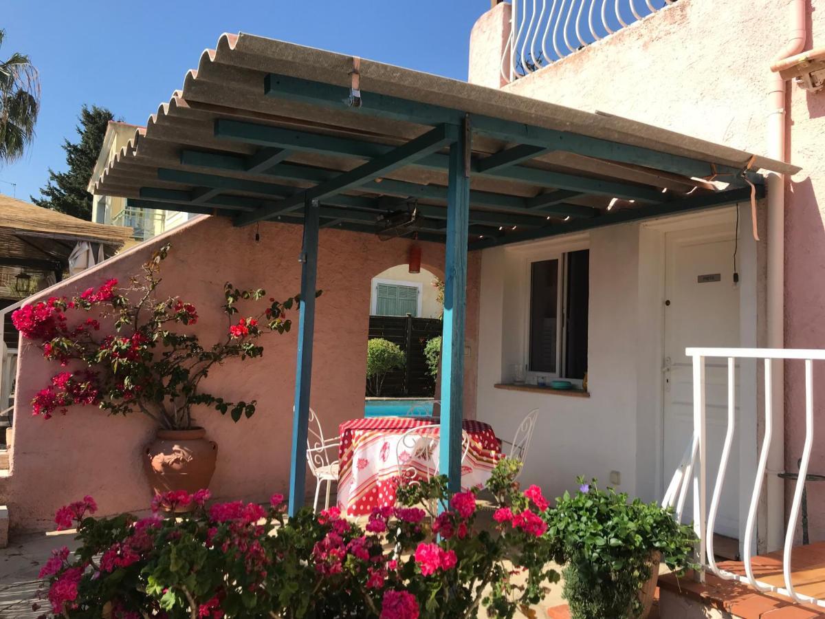 Apartment Rez De Jardin Sur Mer. Cagnes-sur-Mer