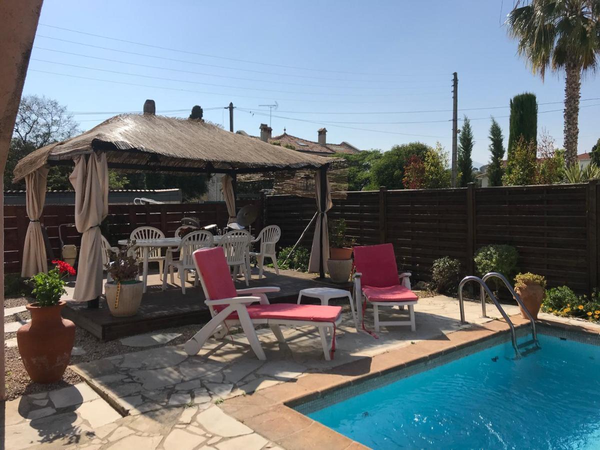 Rez De Jardin Sur Mer. Cagnes-sur-Mer