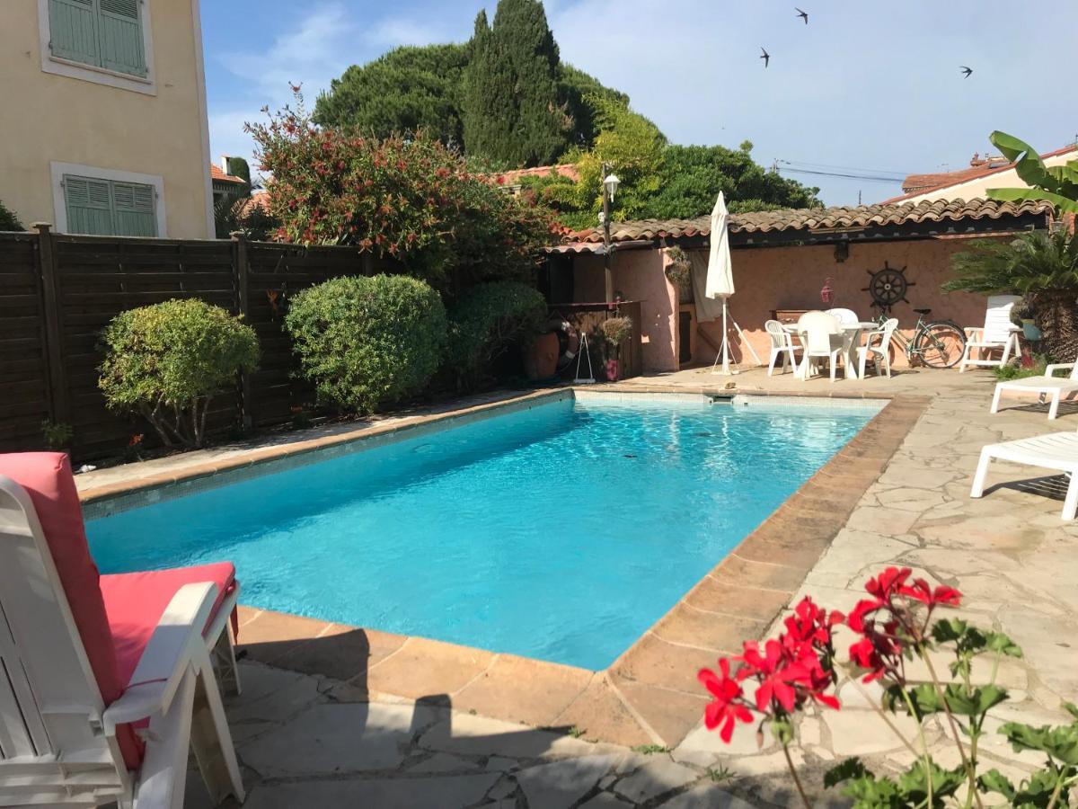 Appartement Rez De Jardin Sur Mer. Cagnes-sur-Mer